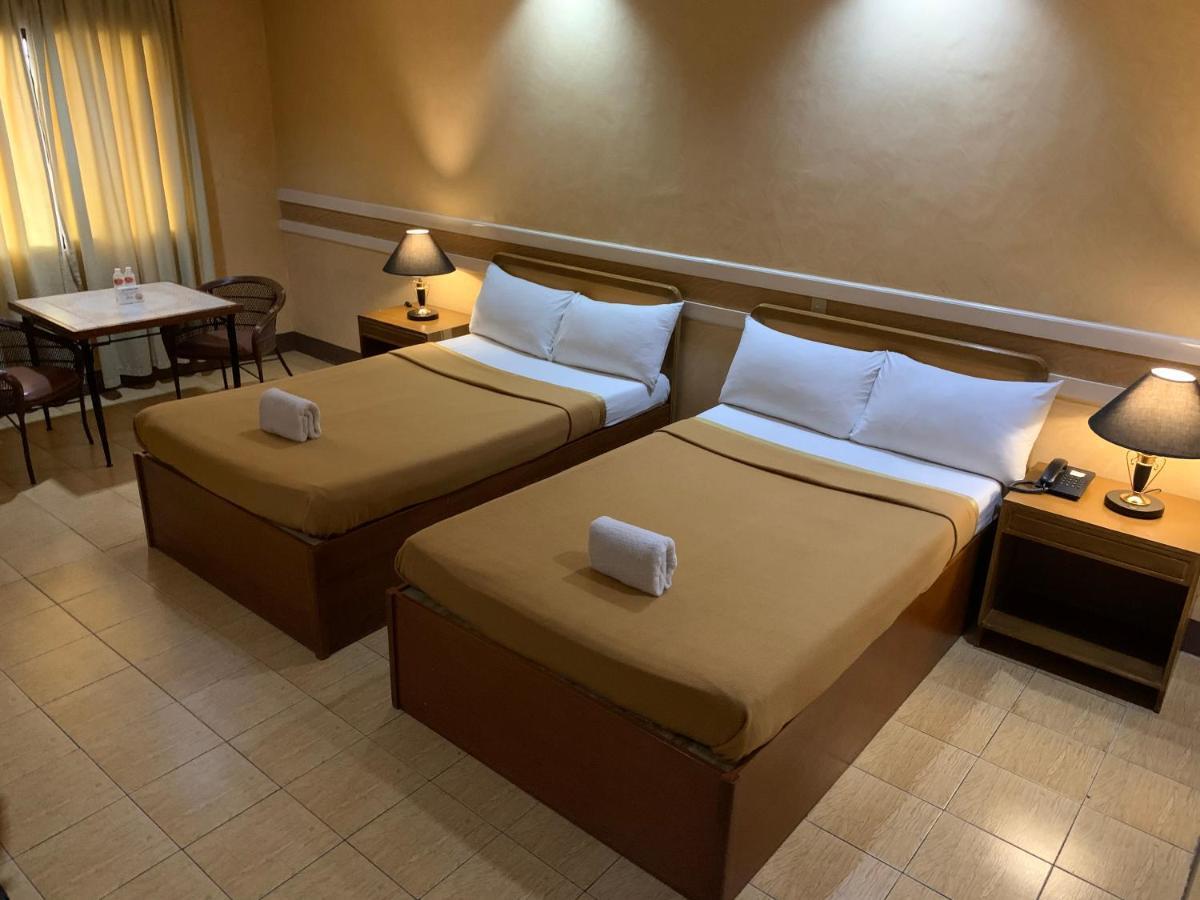 La Maja Rica Hotel Tarlac City Ngoại thất bức ảnh